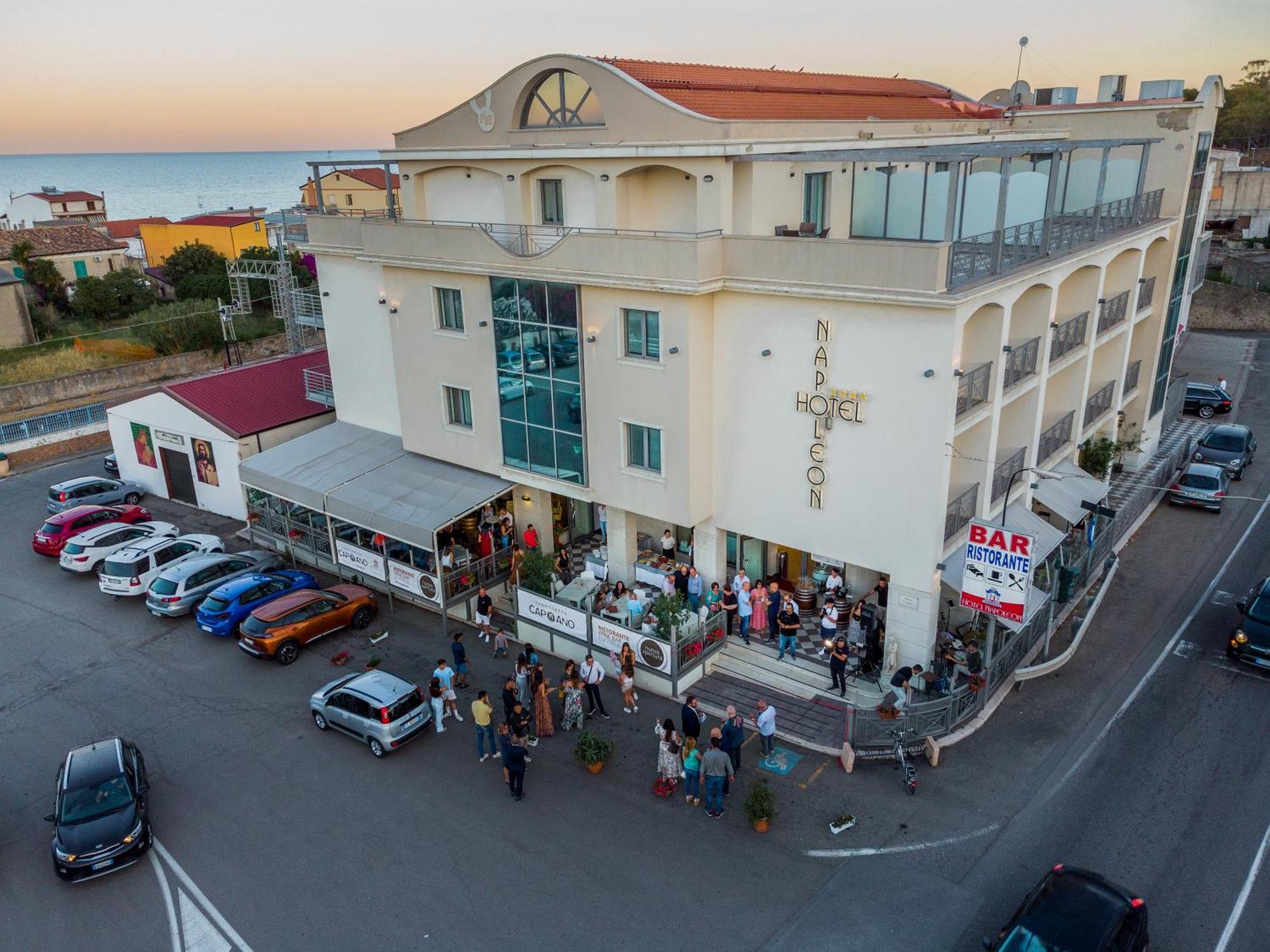 Hotel Napoleon Torre Melissa Exterior photo